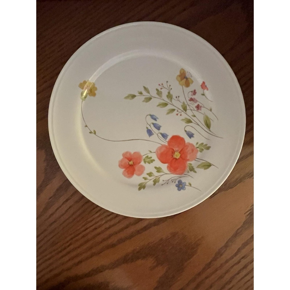 Mikasa Bone China Narumi Japan JUST FLOWERS A4182 Dinner Plate